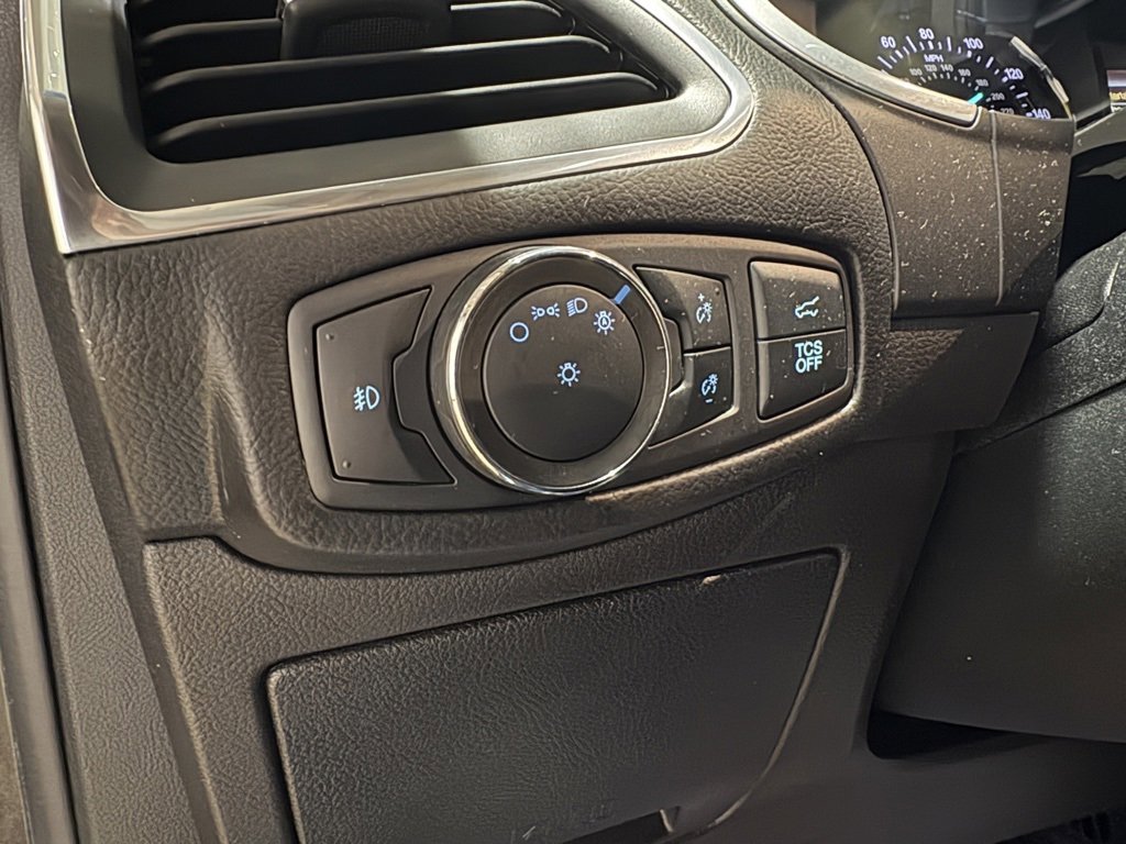 Used 2020 Ford Edge Titanium w/ Class II Trailer Tow Package image 18