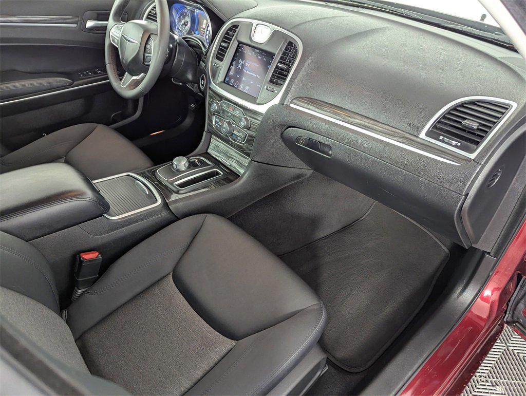 Used 2022 Chrysler 300 Touring image 33