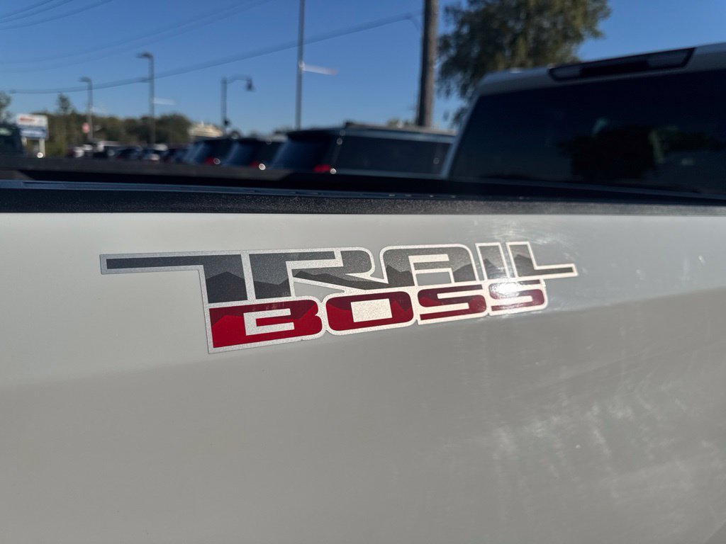 Used 2020 Chevrolet Silverado 1500 Custom Trail Boss w/ Custom Convenience Package AWD/4WD image 36