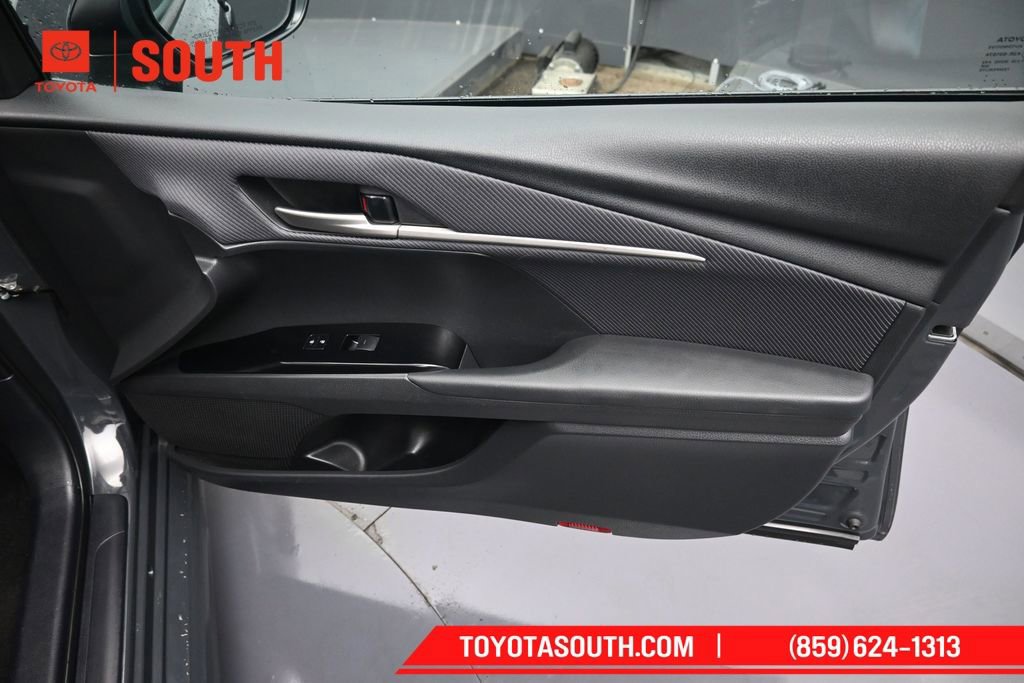 Used 2025 Toyota Camry SE FWD image 32
