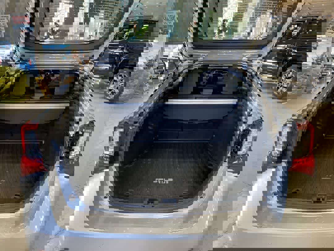 Used 2021 Toyota Prius LE image 22