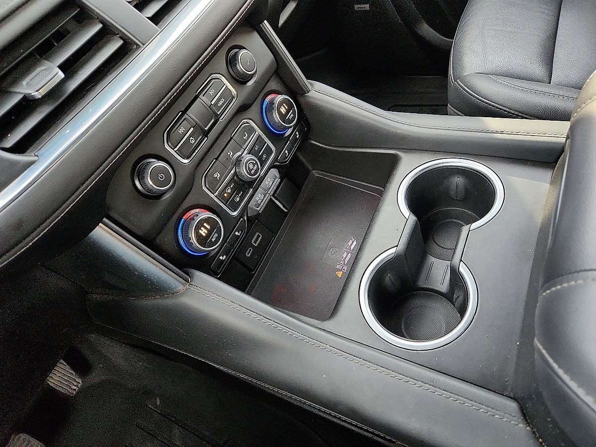 Used 2022 Chevrolet Tahoe Z71 w/ Luxury Package image 12