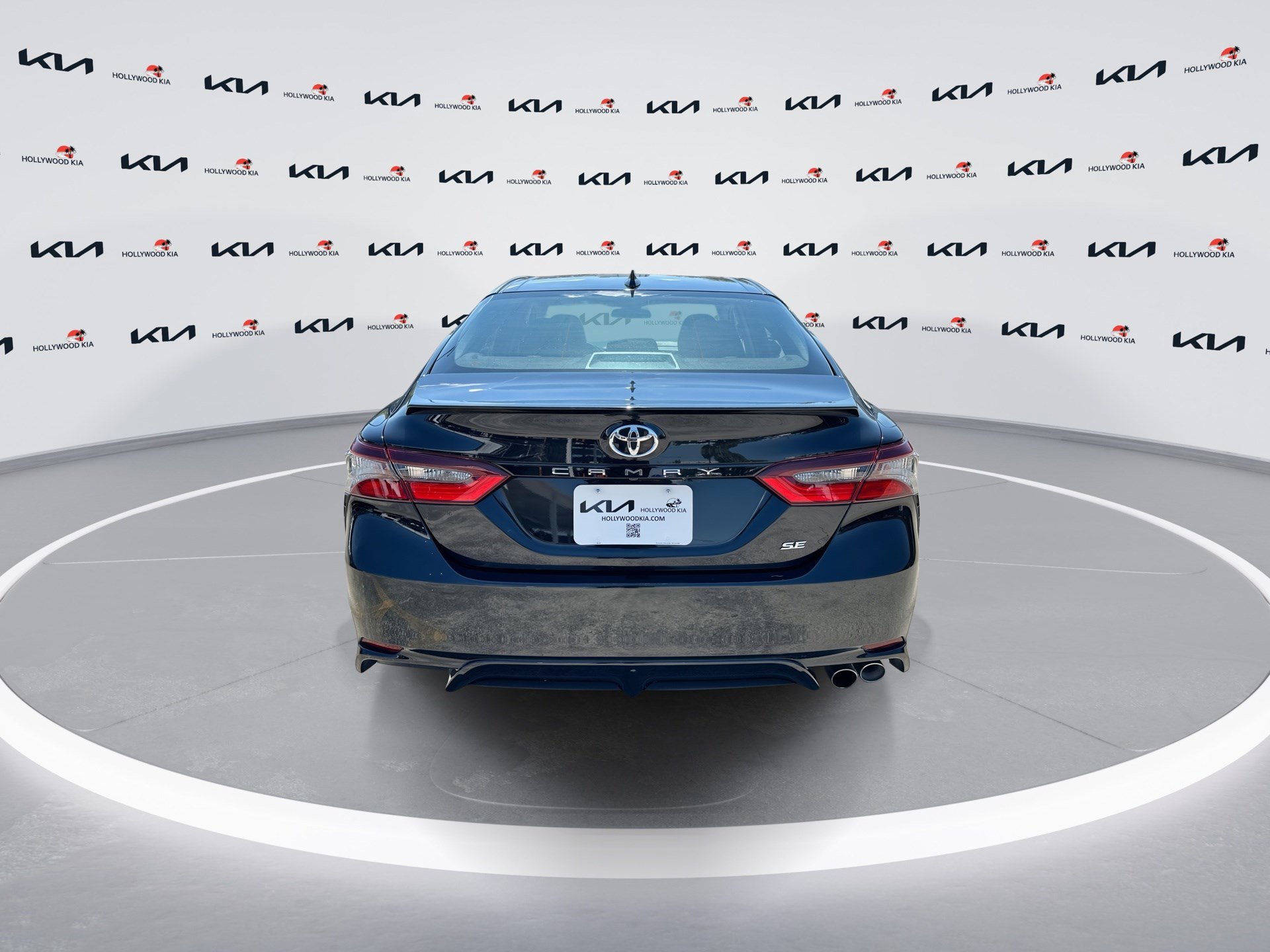 Used 2023 Toyota Camry SE image 7