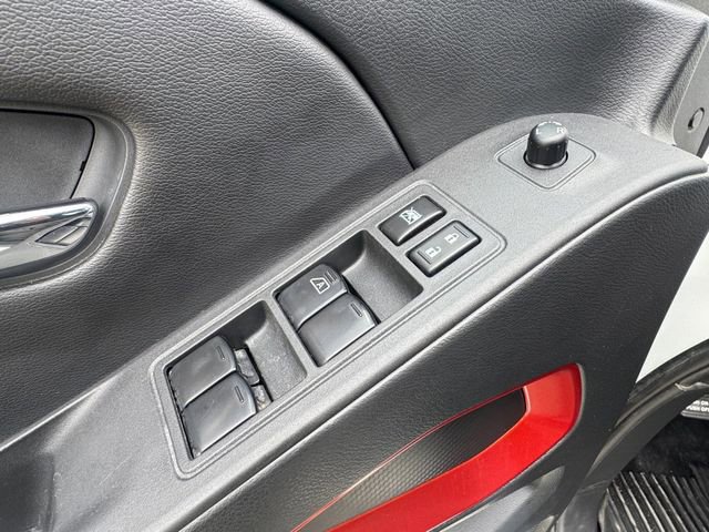 Used 2025 Nissan Frontier PRO-4X AWD/4WD image 5