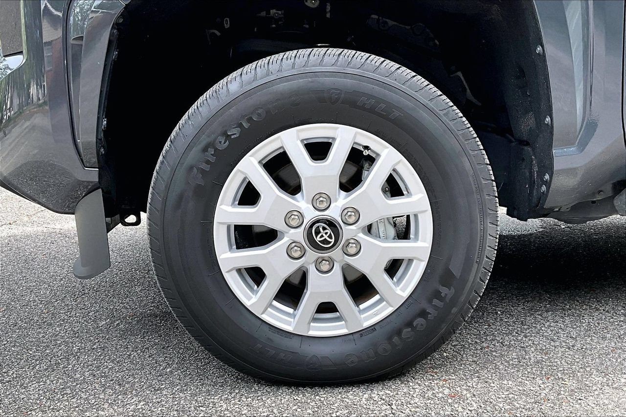 Used 2024 Toyota Tacoma SR5 AWD/4WD image 34