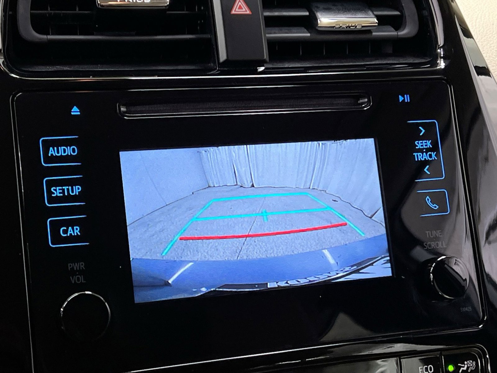 Used 2019 Toyota Prius LE image 23