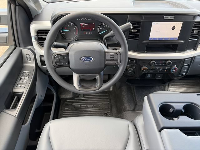 New 2026 Ford F550 4x4 Crew Cab image 10
