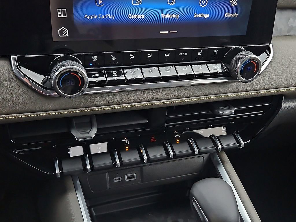 Used 2026 Chevrolet Colorado ZR2 image 17