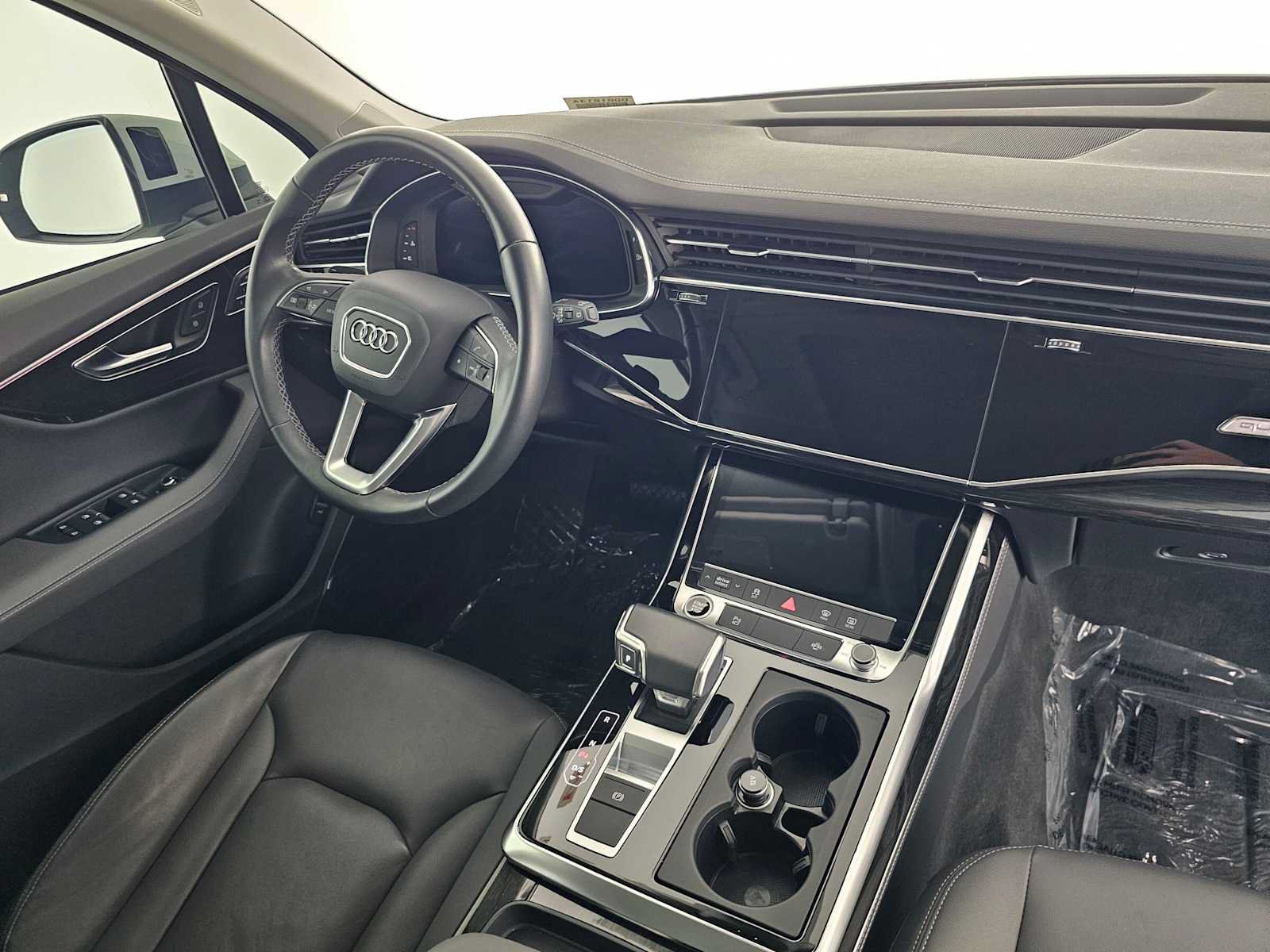 Used 2025 Audi Q7 2.0T Premium Plus w/ Premium Plus Package AWD/4WD image 11