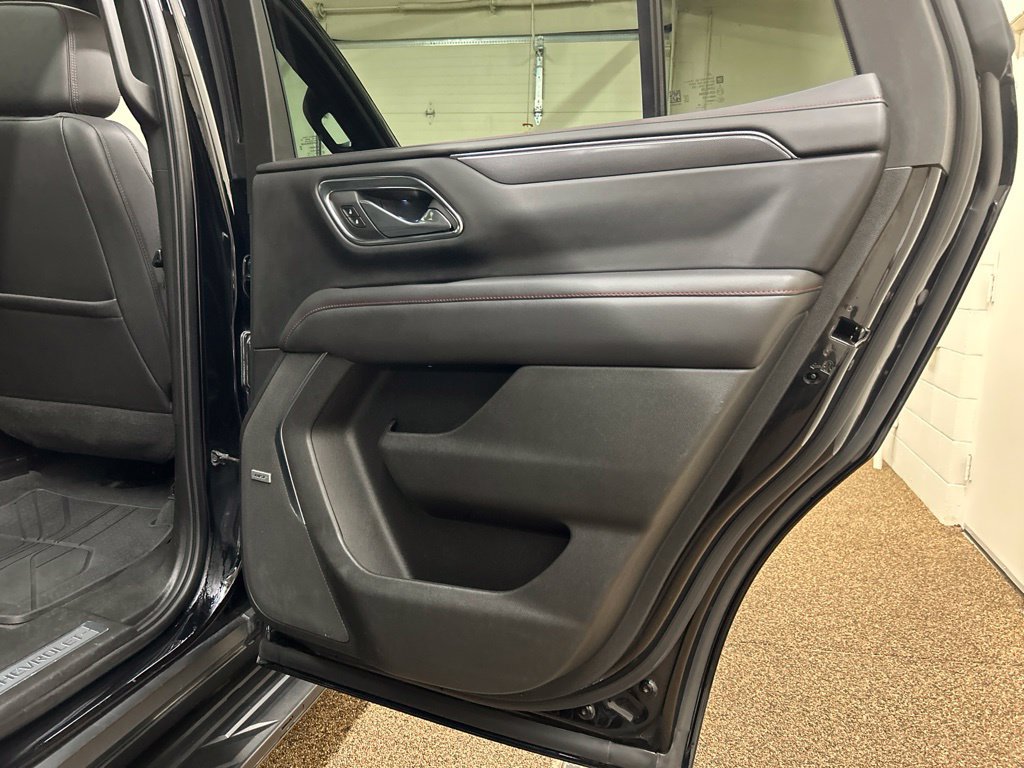 Used 2022 Chevrolet Tahoe RST w/ Luxury Package AWD/4WD image 19