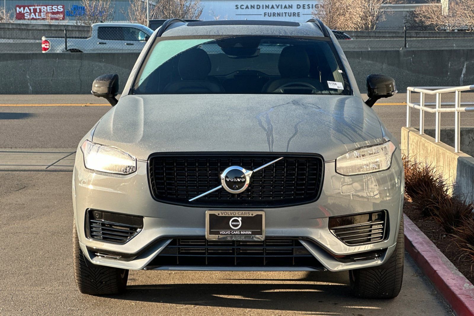 Used 2022 Volvo XC90 T8 R-Design image 10