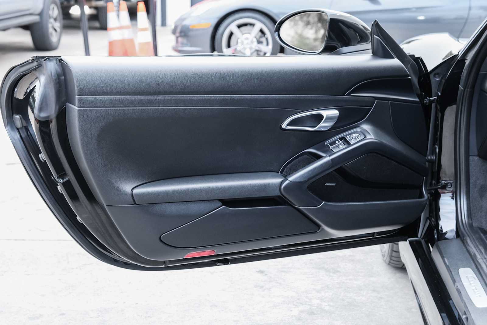 Used 2019 Porsche 718 Cayman RWD image 29