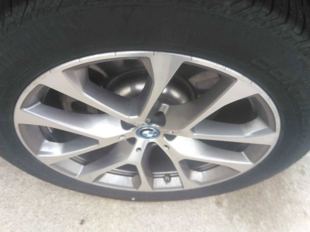 Used 2025 BMW X5 xDrive50e image 10