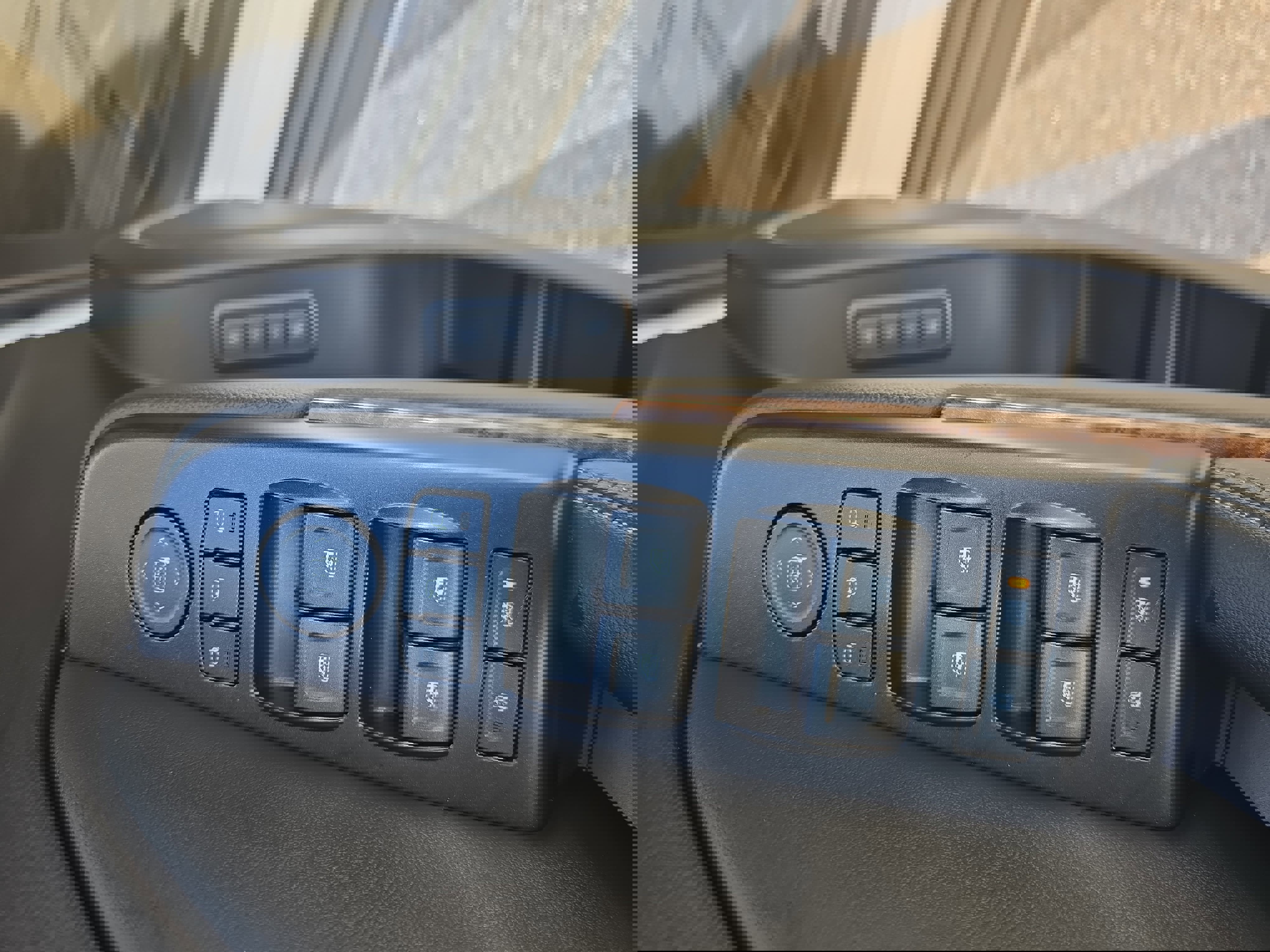 Used 2017 Chevrolet Suburban Premier image 30