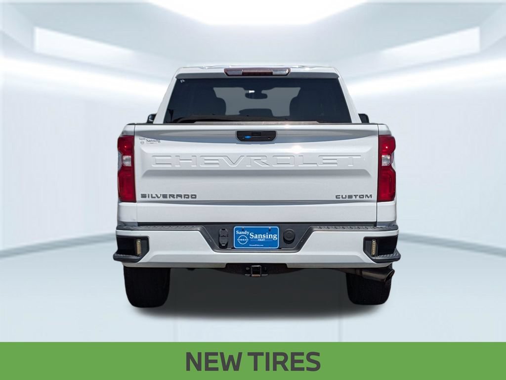 Used 2020 Chevrolet Silverado 1500 Custom w/ Custom Value Package AWD/4WD image 6