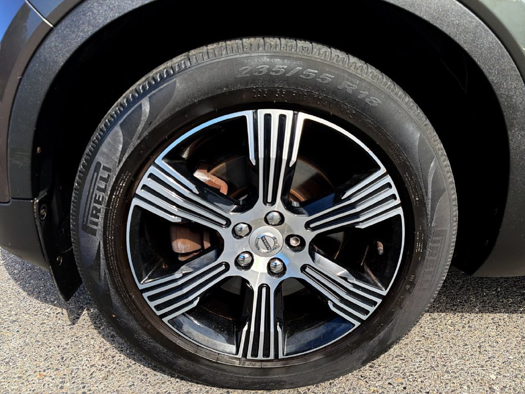 Used 2019 Volvo XC40 T5 Inscription AWD/4WD image 16