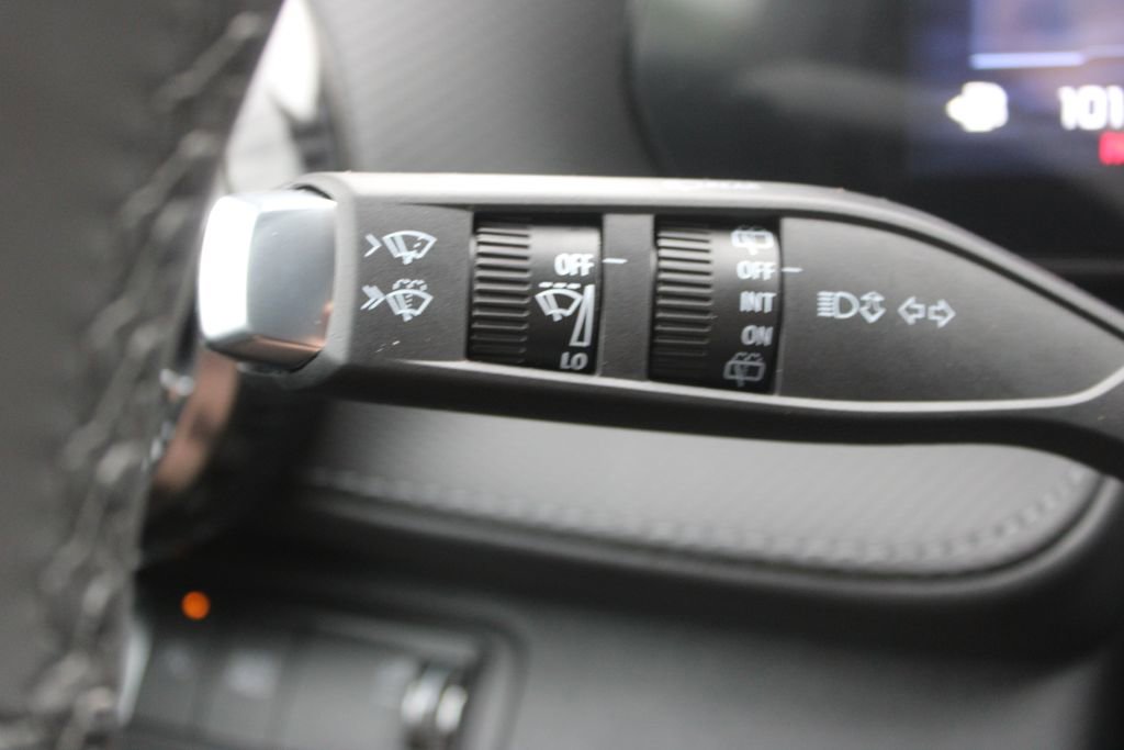 New 2026 Chevrolet Equinox LT w/ Convenience Package II FWD image 36