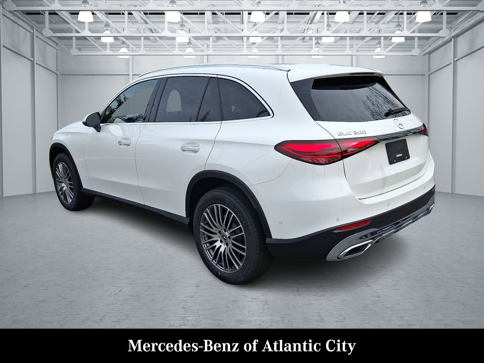 Used 2026 Mercedes-Benz GLC 300 4MATIC image 3