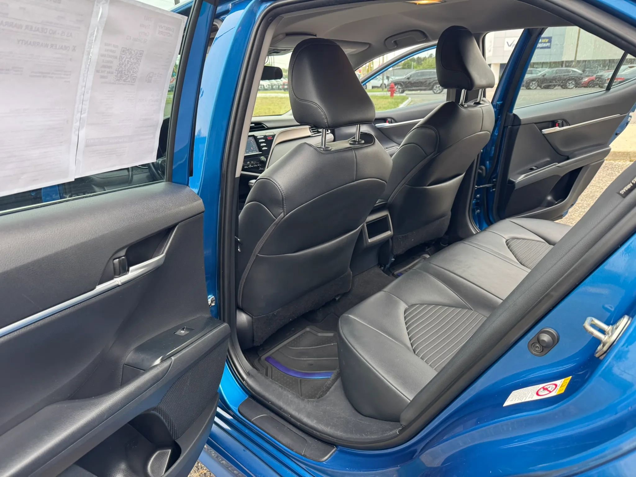 Used 2019 Toyota Camry SE FWD image 12
