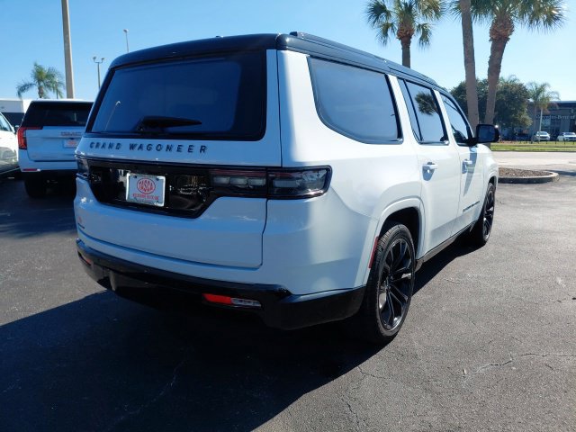 Used 2023 Jeep Grand Wagoneer Series III w/ Rear Seat Video Group 1 AWD/4WD image 4