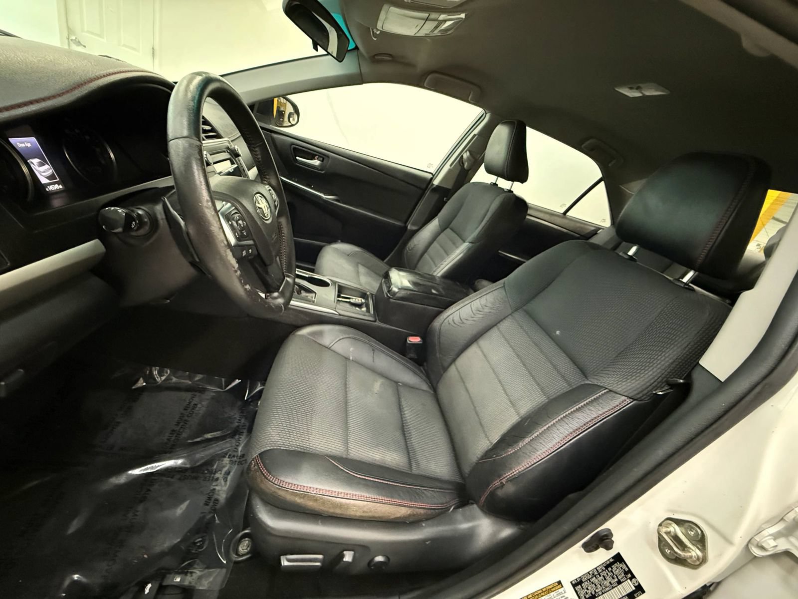 Used 2017 Toyota Camry SE FWD image 17