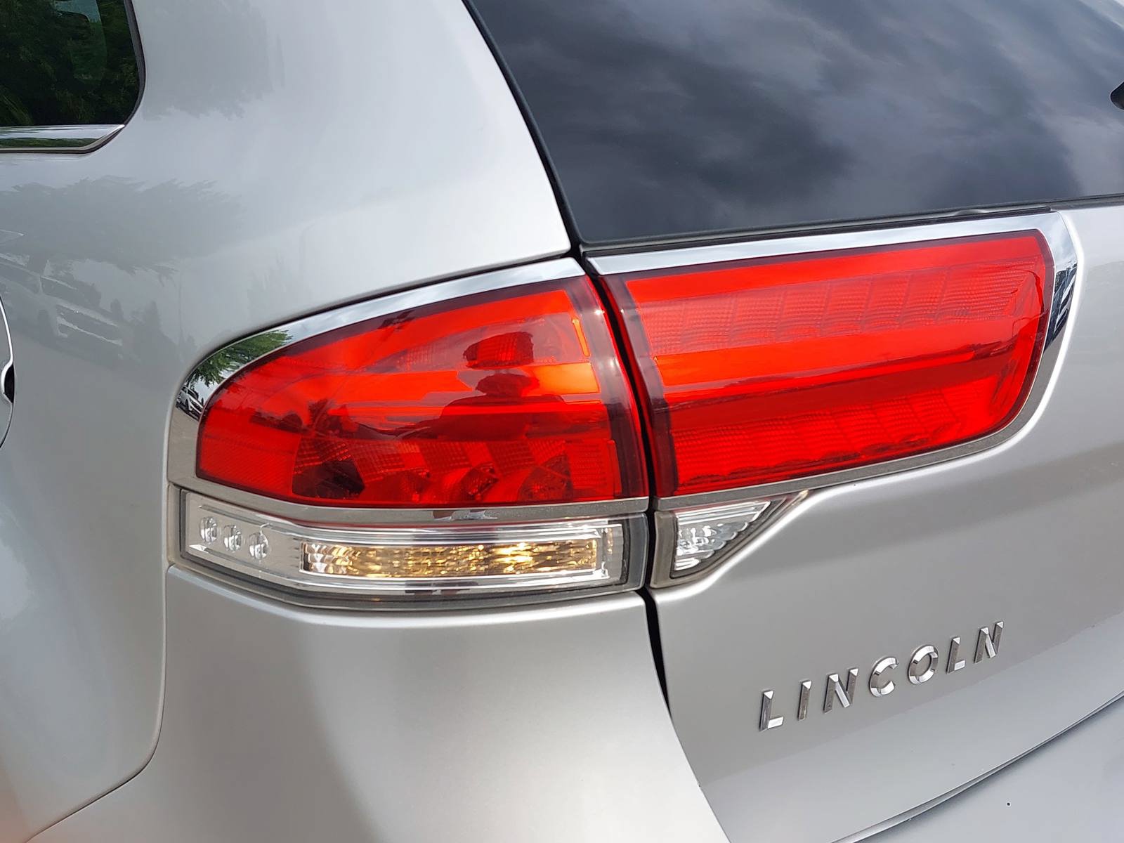 Used 2011 Lincoln MKX AWD w/ 102A Rapid Spec Order Code image 34