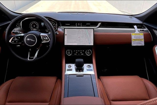 New 2026 Jaguar F-PACE R-Dynamic S image 5