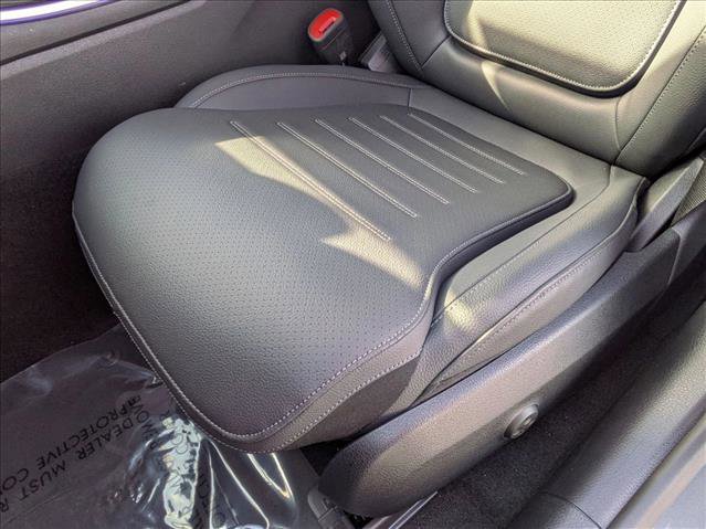 New 2025 Mercedes-Benz C 300 4MATIC Sedan image 4