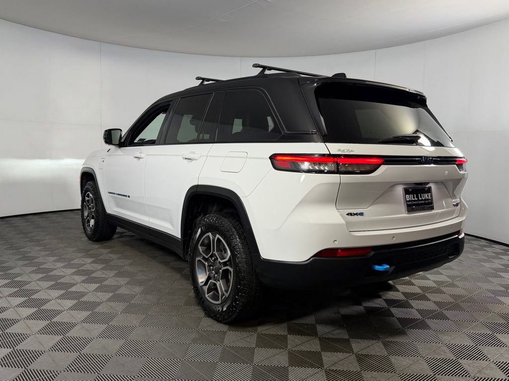 Used 2023 Jeep Grand Cherokee Trailhawk w/ Advanced Protech Group II AWD/4WD image 8