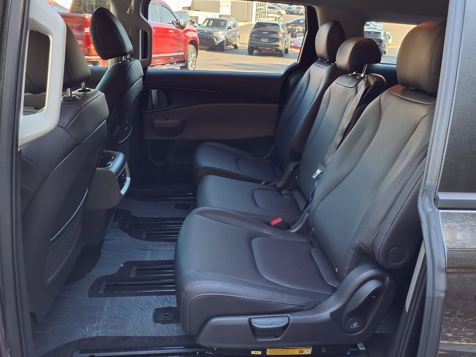 New 2026 Kia Carnival image 4