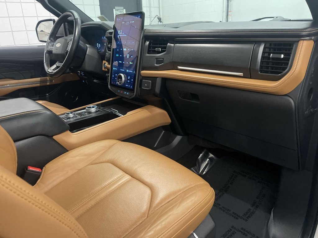 Used 2023 Ford Expedition Platinum image 24