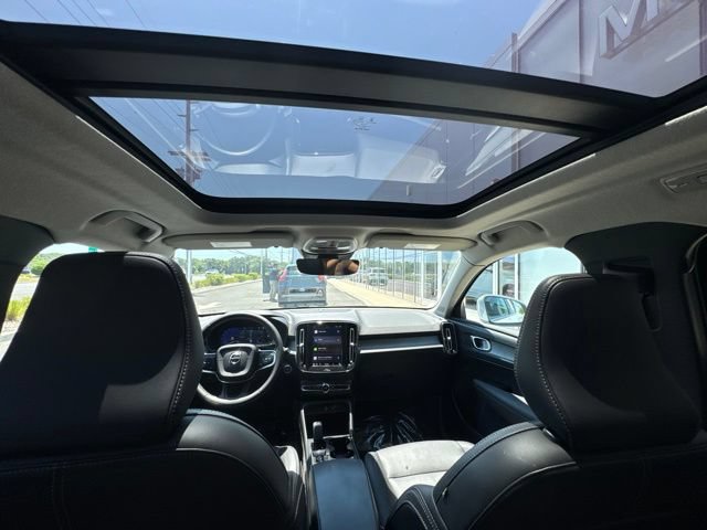 Used 2025 Volvo XC40 B5 Core AWD/4WD image 18