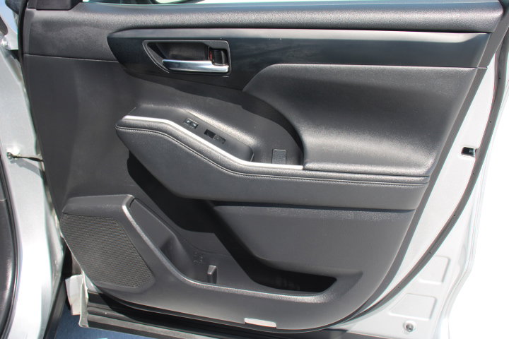 Used 2023 Toyota Highlander XLE FWD image 20