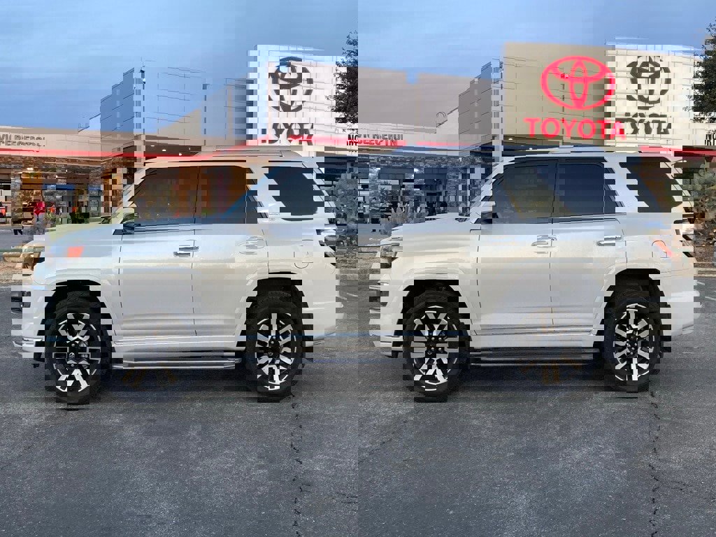Used 2024 Toyota 4Runner Limited image 8