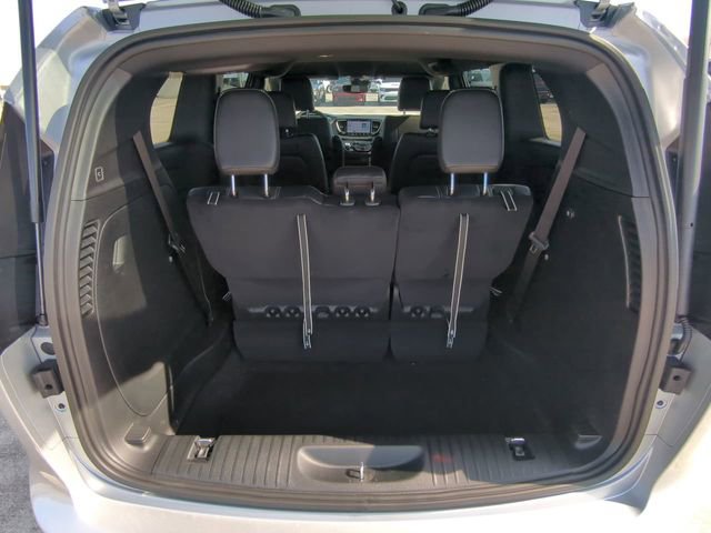 New 2026 Chrysler Pacifica Select w/ S Appearance Package image 14