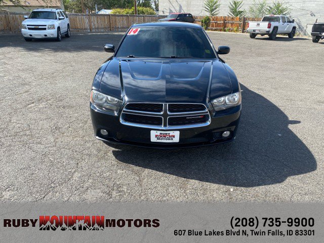 Used 2014 Dodge Charger SXT w/ Sport Appearance Group RWD image 2