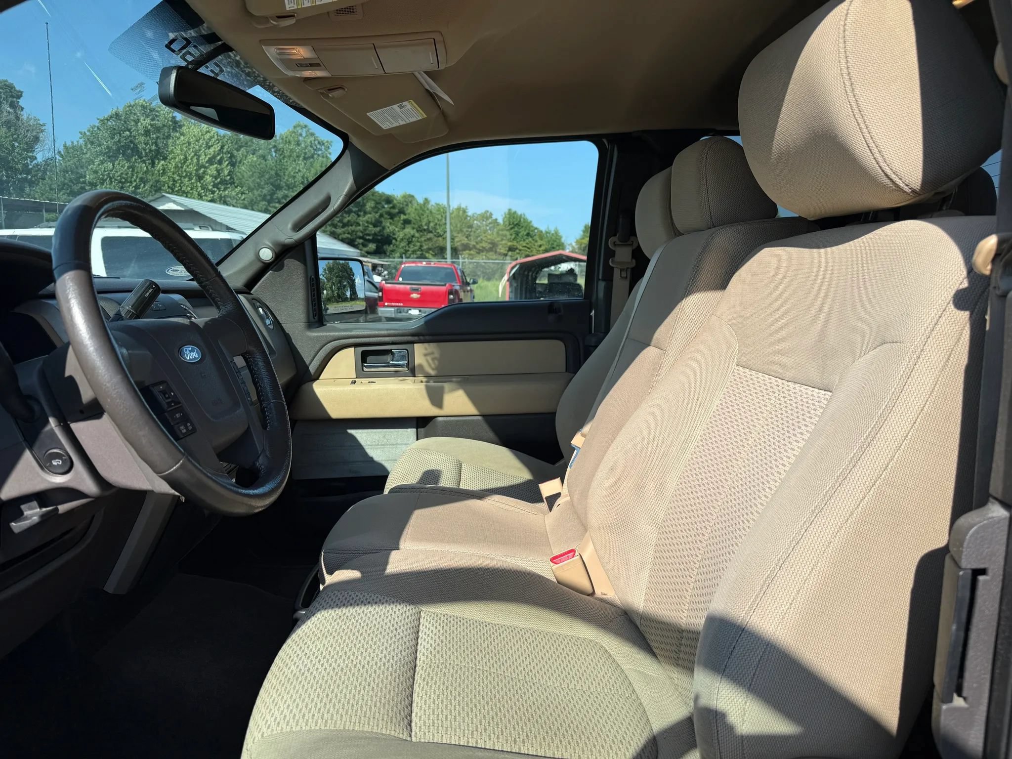 Used 2013 Ford F150 XLT w/ Luxury Equipment Group AWD/4WD image 2