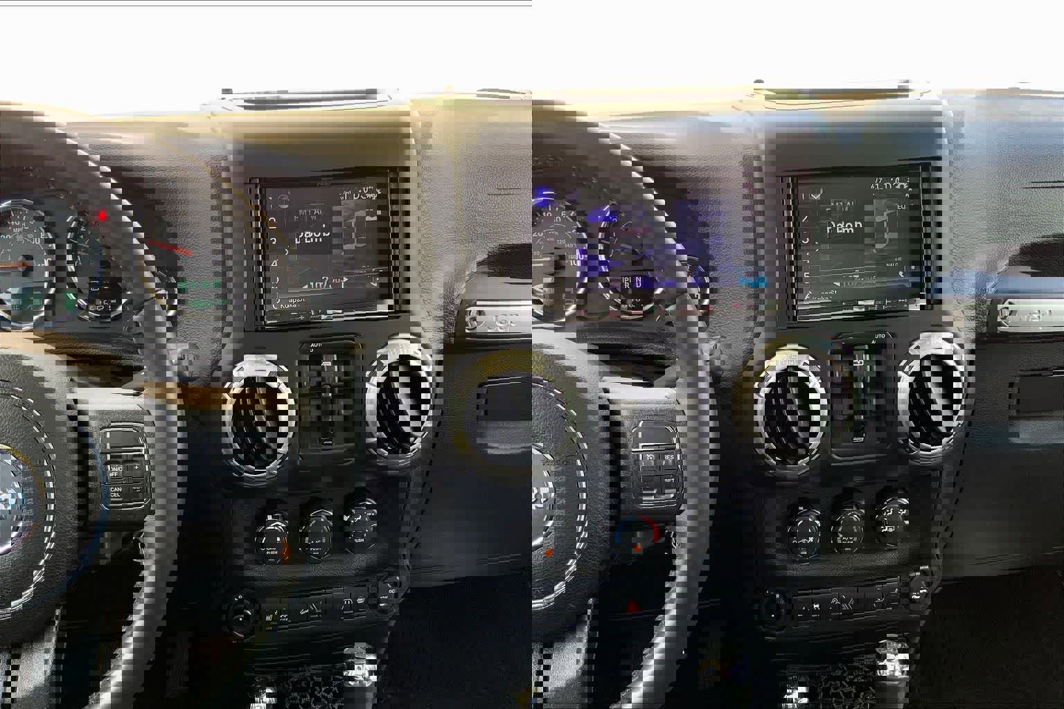 Used 2016 Jeep Wrangler Unlimited Sahara w/ Max Tow Package image 14