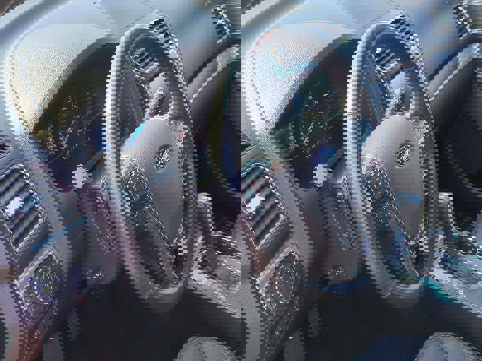 Used 2016 Ford Explorer Limited image 10