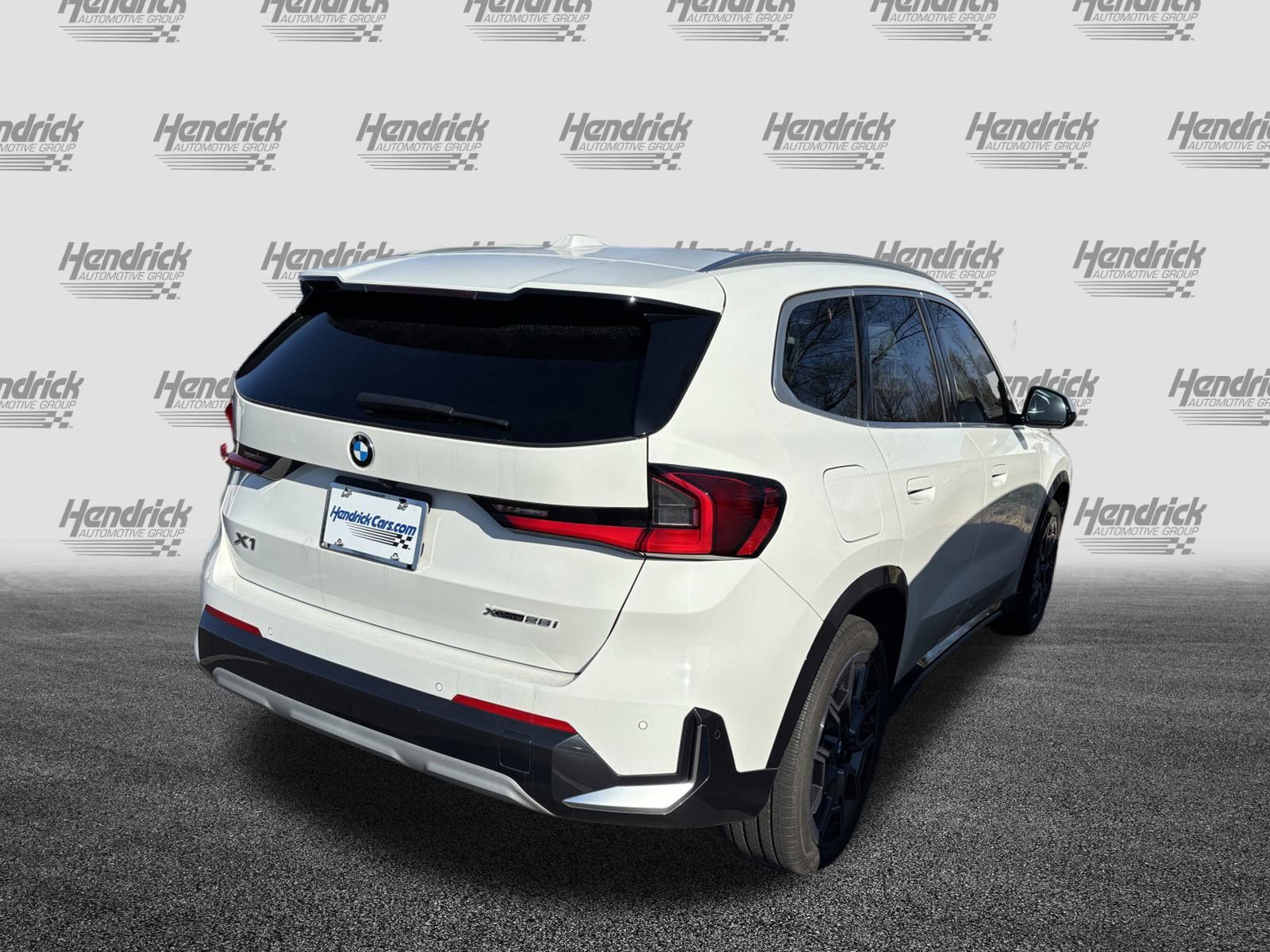 Used 2023 BMW X1 xDrive28i w/ Premium Package image 11
