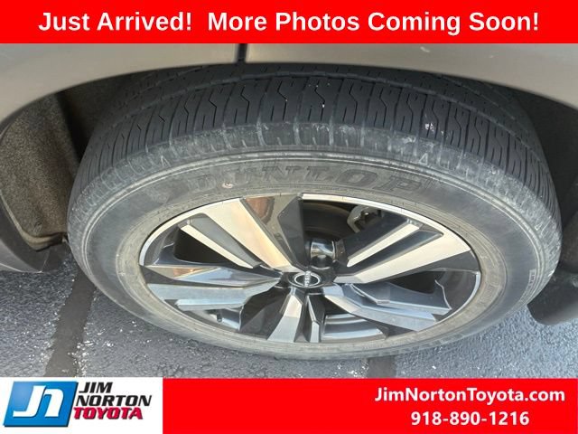 Used 2023 Nissan Rogue SL w/ SL Premium Package FWD image 12