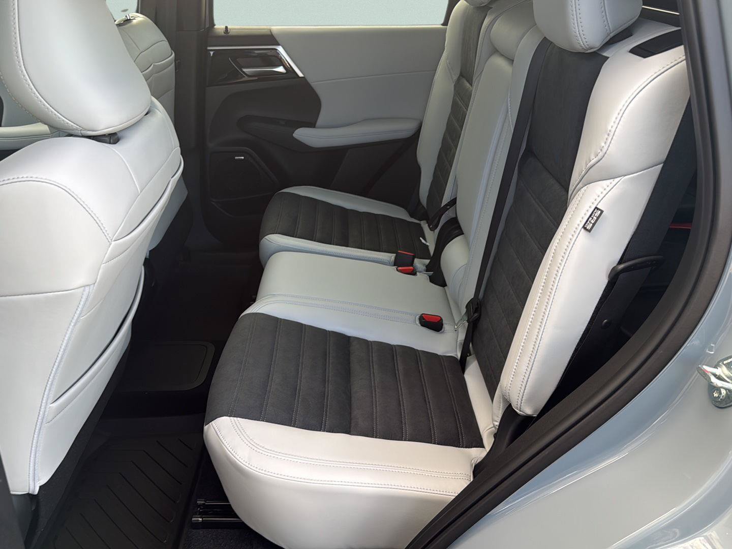 New 2026 Mitsubishi Outlander SE AWD/4WD image 25
