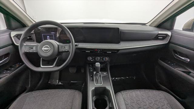 Used 2025 Nissan Kicks SV AWD/4WD image 24