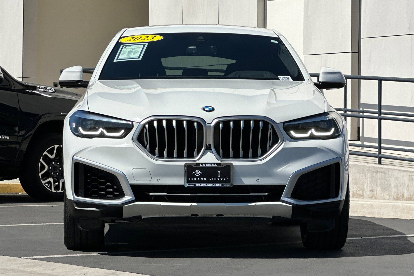Used 2023 BMW X6 xDrive40i w/ Premium Package image 8