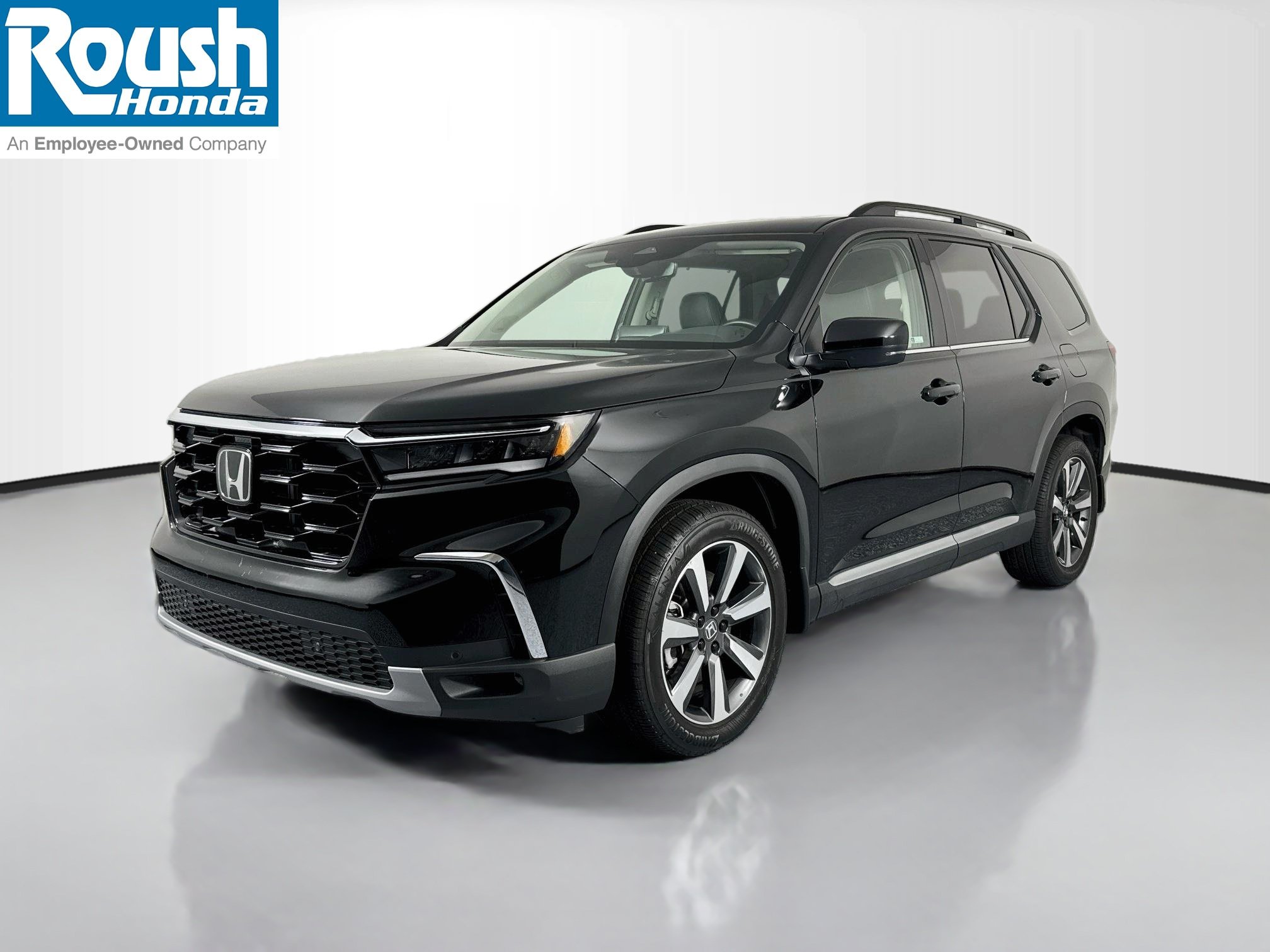 Certified 2024 Honda Pilot Touring image 1