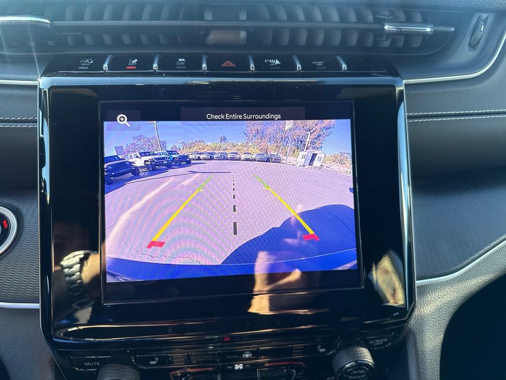 Used 2024 Jeep Grand Cherokee L Altitude RWD image 23