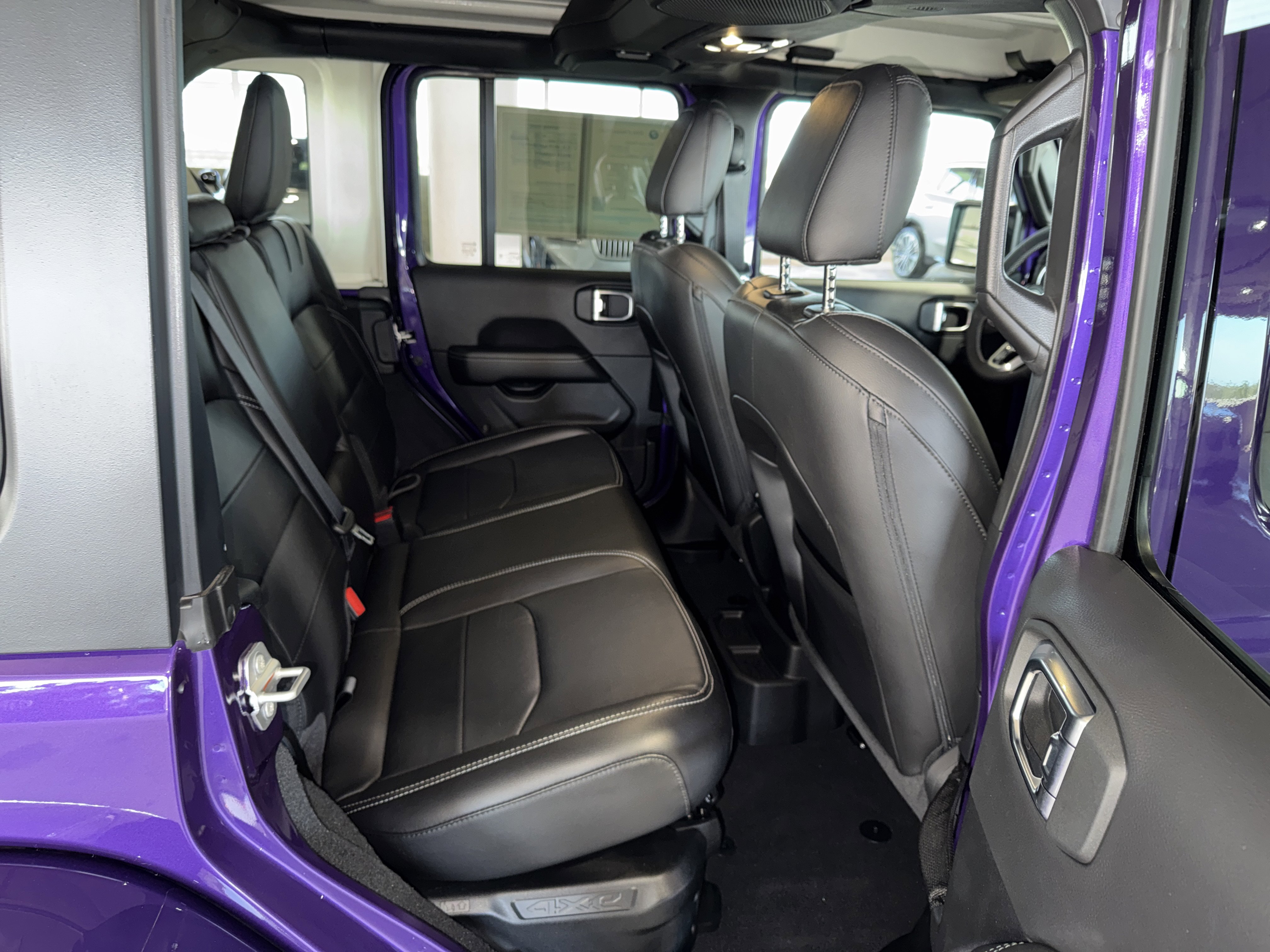 Used 2023 Jeep Wrangler Sahara image 12