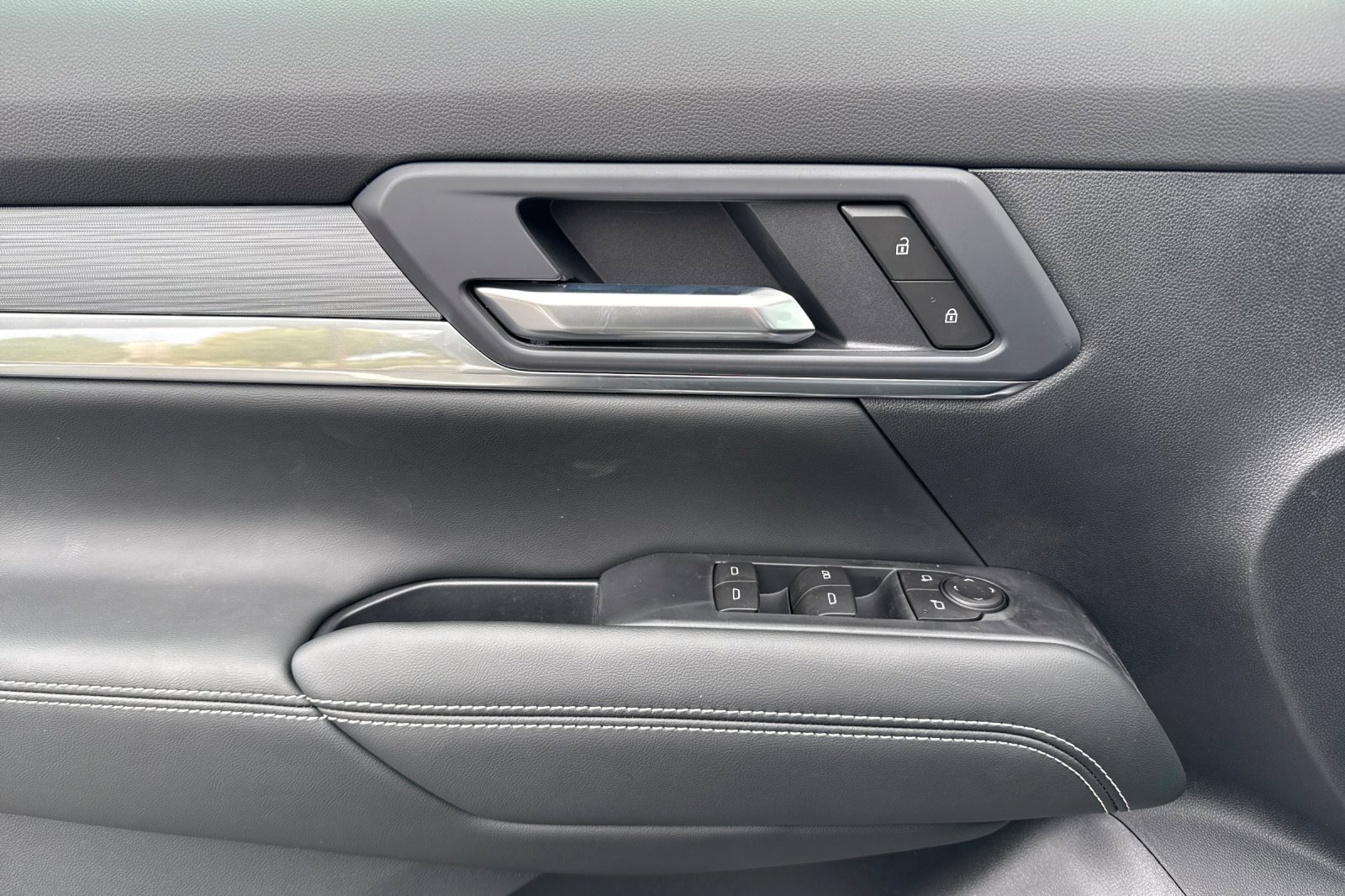 New 2026 GMC Terrain Elevation w/ Technology Package II image 12