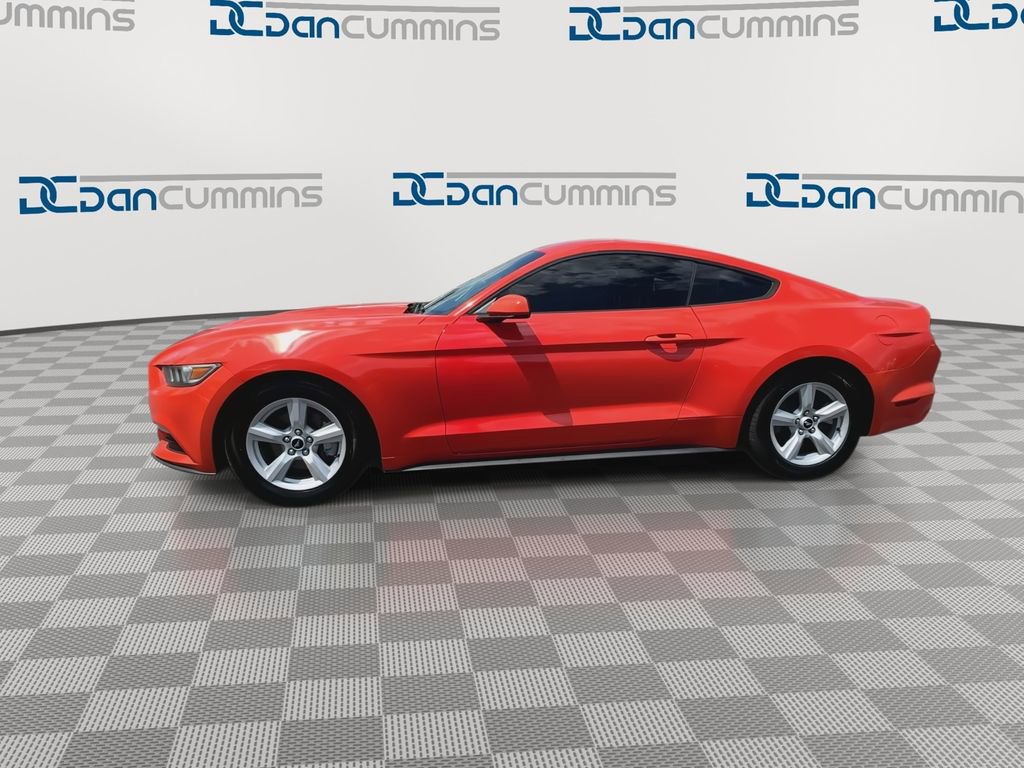 Used 2016 Ford Mustang Coupe RWD image 5