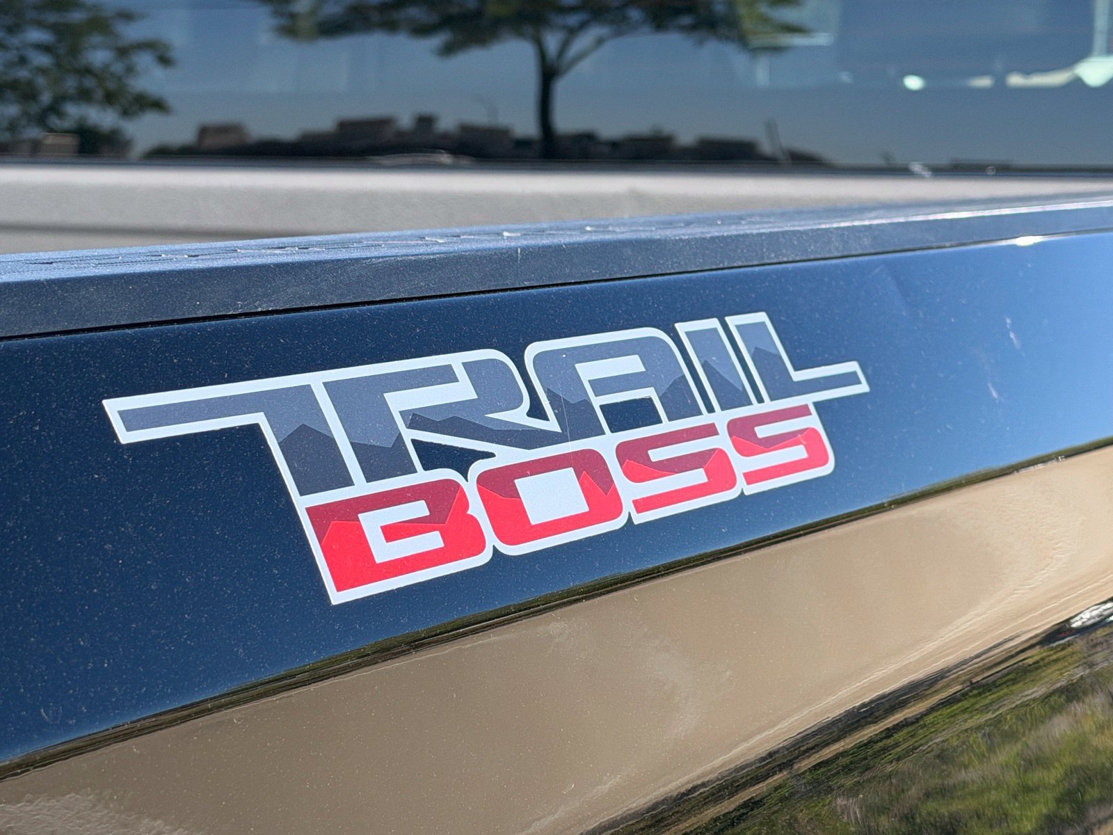 Used 2022 Chevrolet Silverado 1500 LT Trail Boss AWD/4WD image 11